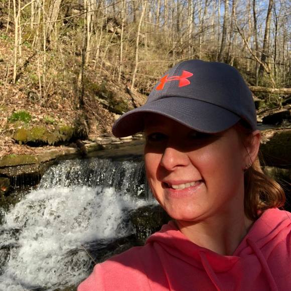 Meet your Posher, Beth - Picture 1 of 1